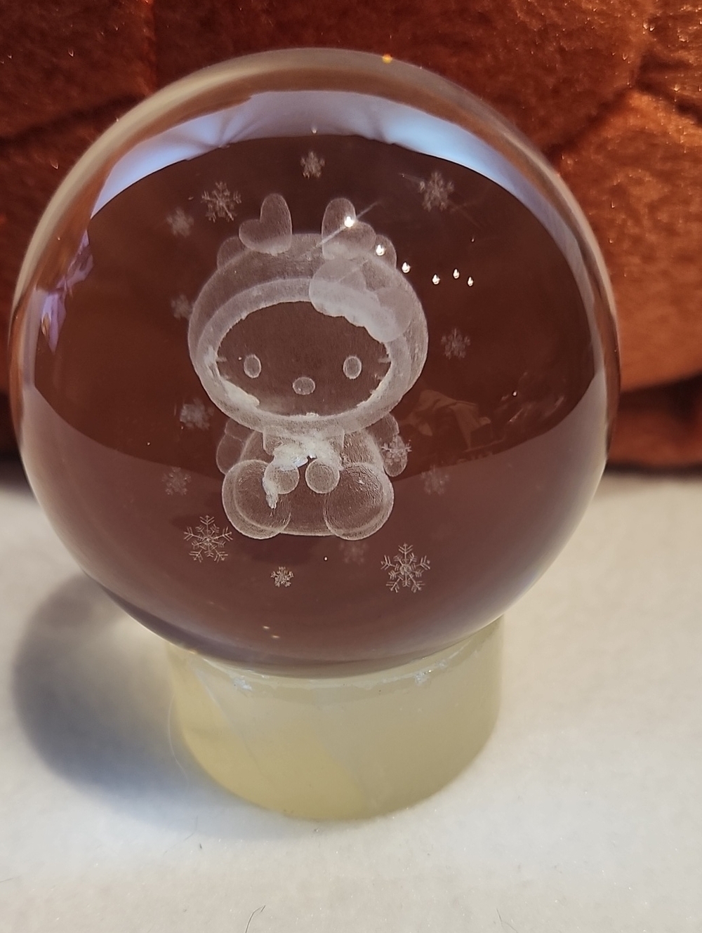 Crystal Glass Globe with Etched Character Hello Kitty - White